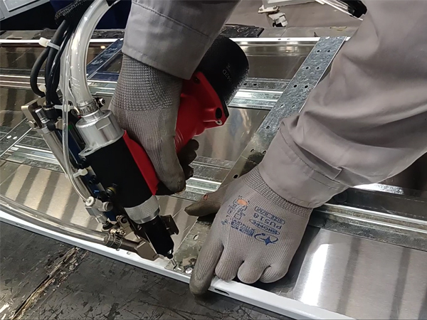 喜報！現代電梯和嘉佑佳TIKTOK国际版色板鉚接達成合作